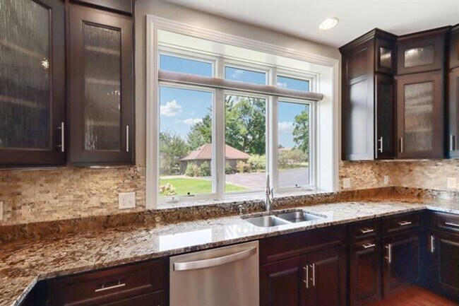 Building Photo - Hiawatha Homes