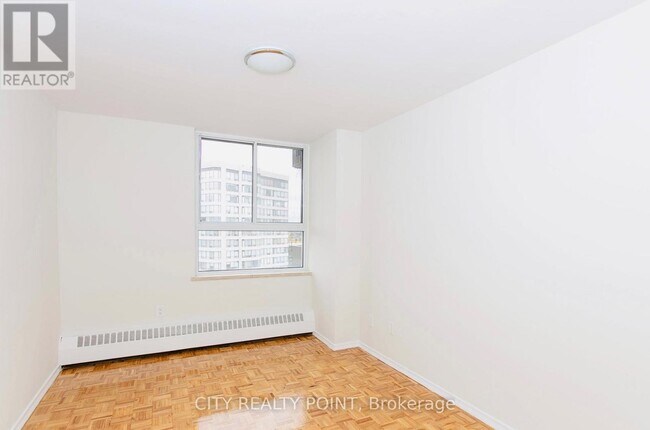 Building Photo - 6200-6200 Bathurst St