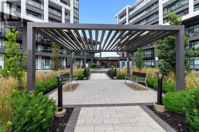 Building Photo - 50-850 George Butchart Dr