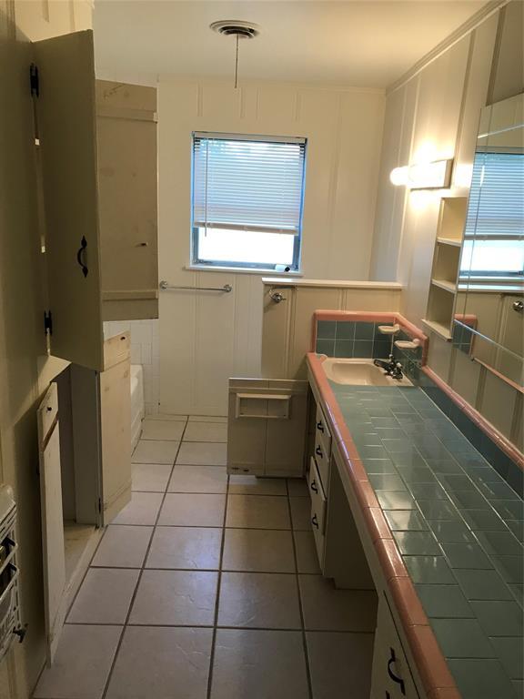 Foto del edificio - 121 N Burnett Dr