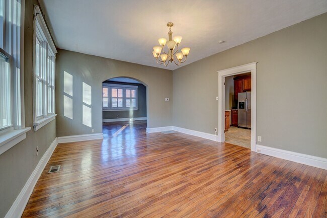 Foto del edificio - 1018 E Linden Ave