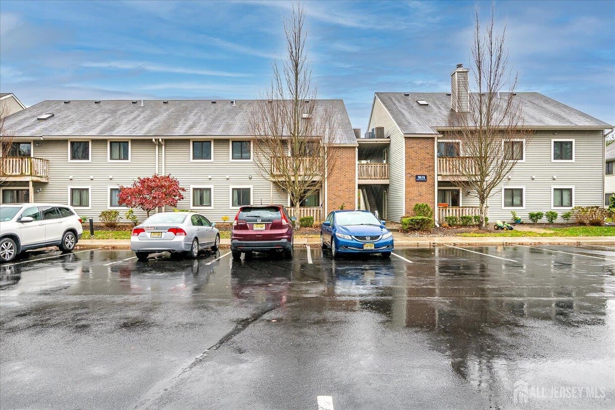 Foto principal - 211 Ravens Crest Dr