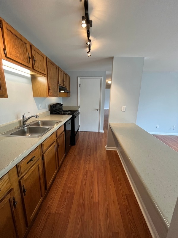 Building Photo - 9501 Shannon Green Dr