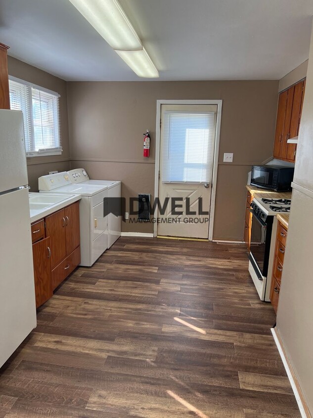 Foto principal - 407 West Main Street Duplex