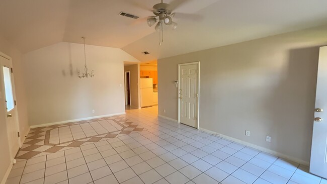 Foto del edificio - 4602 Pennington Ave