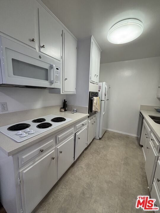 Building Photo - 2803 Arizona Ave