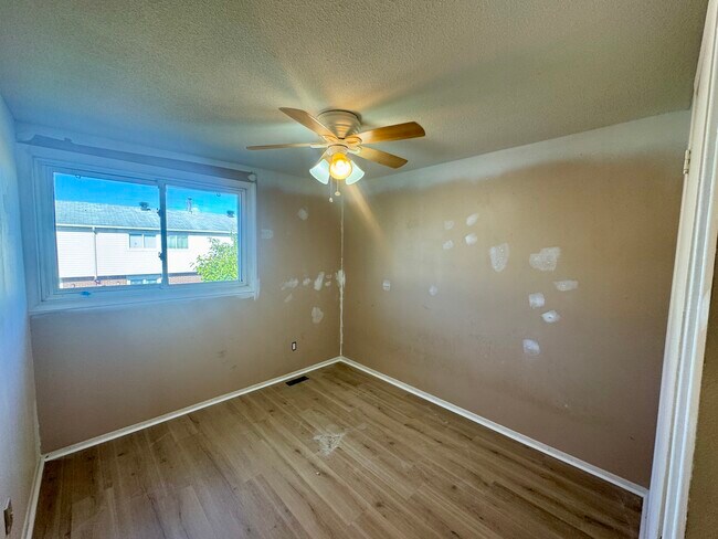 Building Photo - Renovated 3-Bedroom Apartment in Heron Gat...