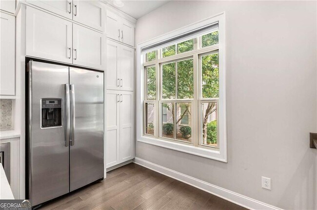 Foto del edificio - 4312 Parkside Pl