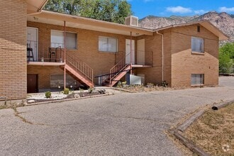 Building Photo - 1014 7th St
