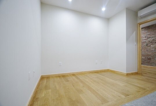 Building Photo - 111 Mott St