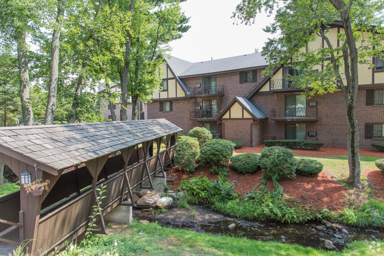 Foto principal - Royal Crest Nashua
