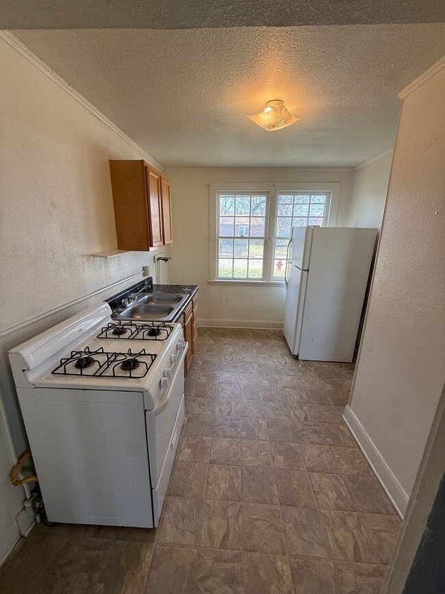 Foto del edificio - 2BD Pet Friendly Near Trooper Gate