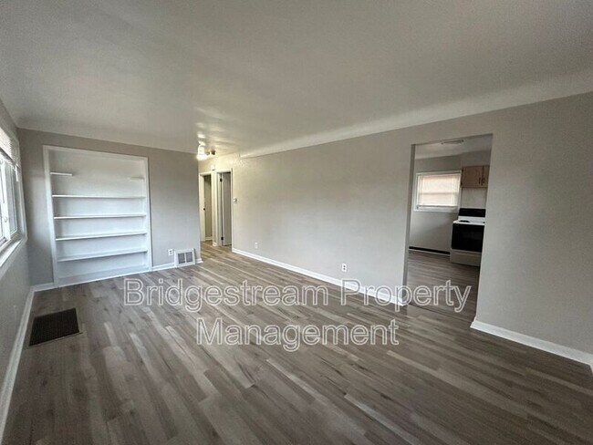 Foto del edificio - 3748 St James Ave