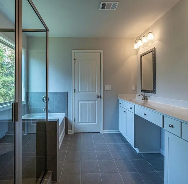 Foto del edificio - 6630 Springfield Wy.