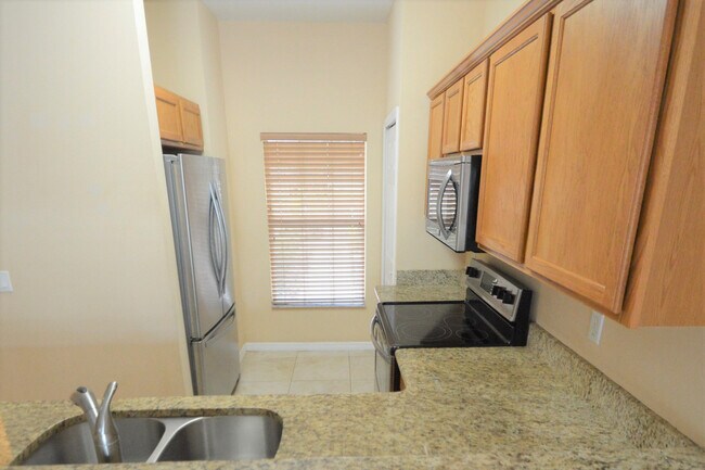 Foto del edificio - CASSELBERRY: Townhome in Devon Place