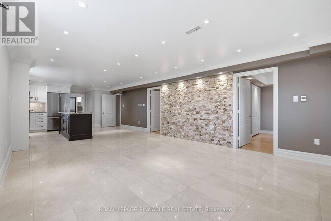 Building Photo - 98 Ner Israel Dr
