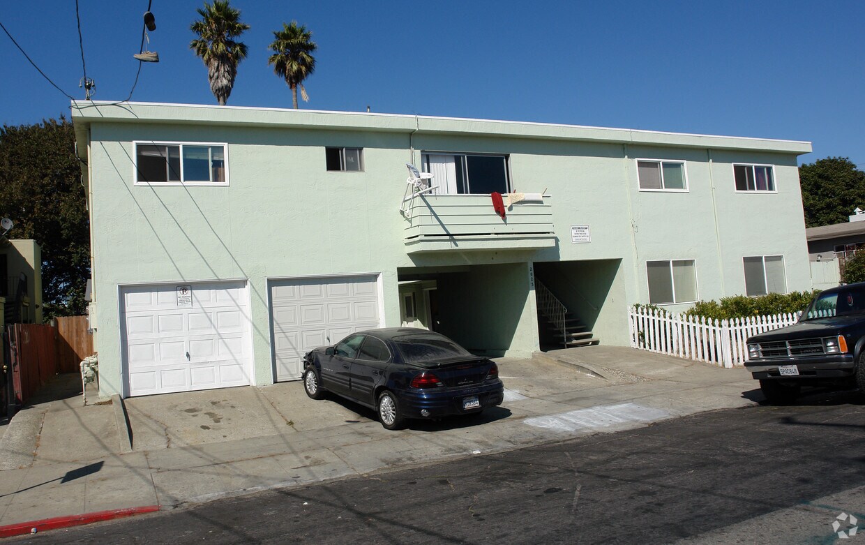 Foto del edificio - 2023 Chanslor Ave