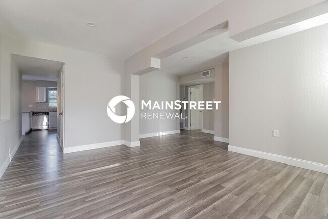 Foto del edificio - 4 Bedroom Pet-Friendly Home in Longwood, FL with Main Street Renewal