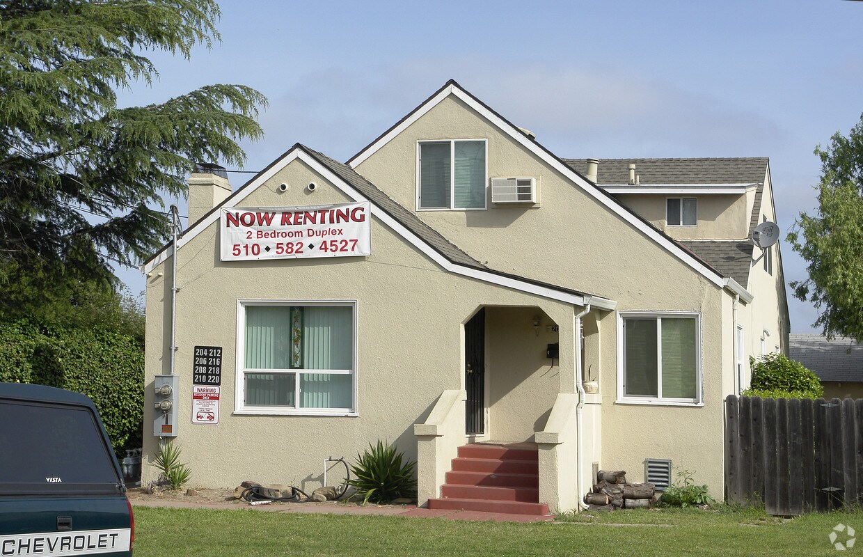 Primary Photo - 542-548 Cherry Way