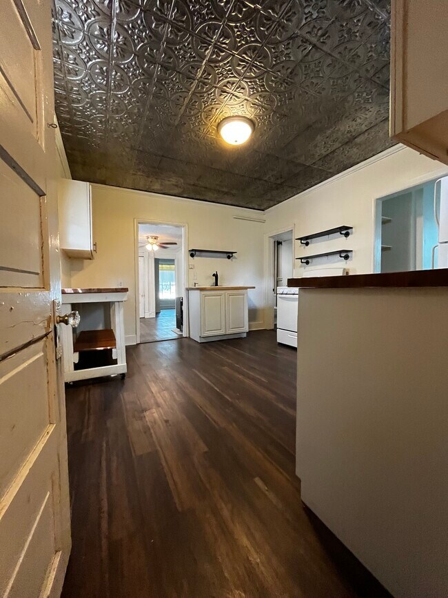 Kitchen - 2639 Taylor St NE