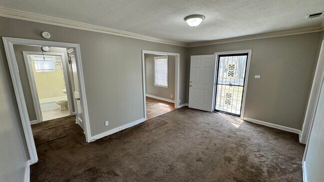 Foto del edificio - 992 Wrenwood St