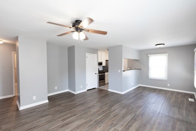 Foto del edificio - 857 Heritage Cir