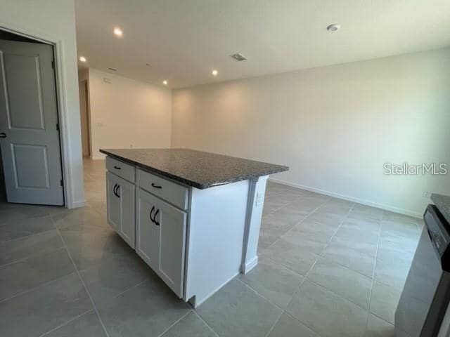 Building Photo - 1160 Lakeshore Breeze Pl