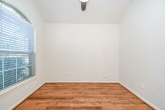 Building Photo - 6030 Wildbriar Ln