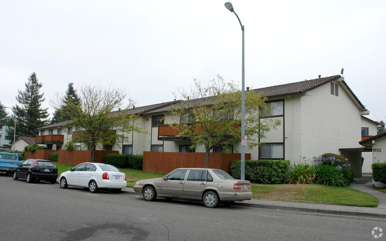 Primary Photo - 951 Copeland Creek Dr
