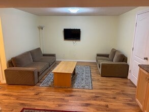 Building Photo - 121 Juniper St