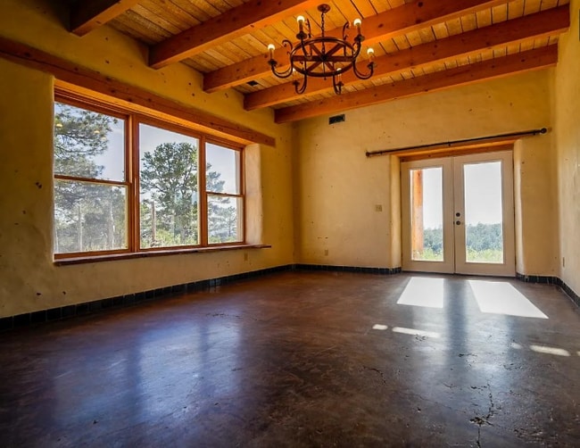 Building Photo - 267 Gallina Cyn Rd