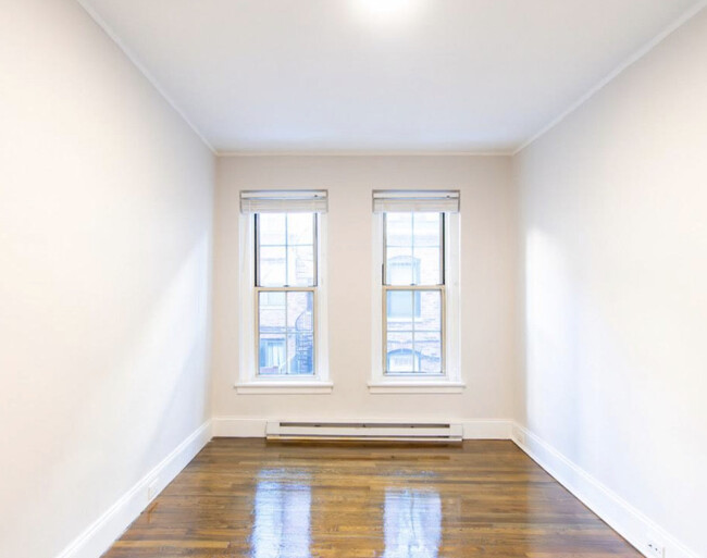 Building Photo - 10 Clearway St
