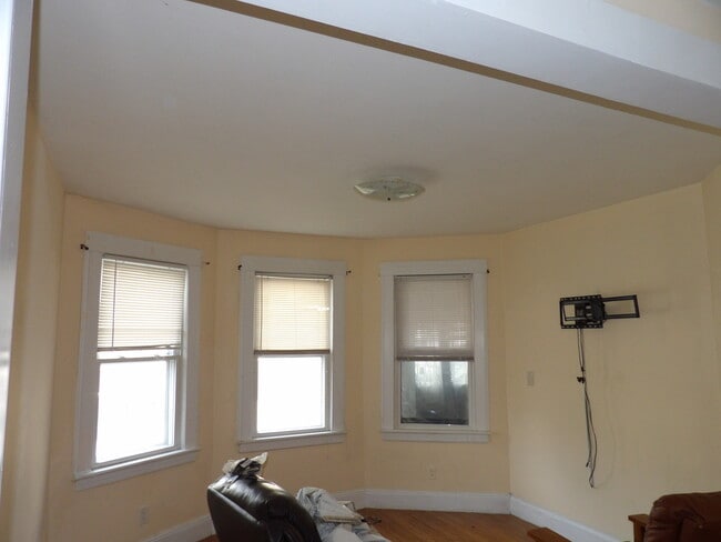 Living Rm - 112 Jackson Ave