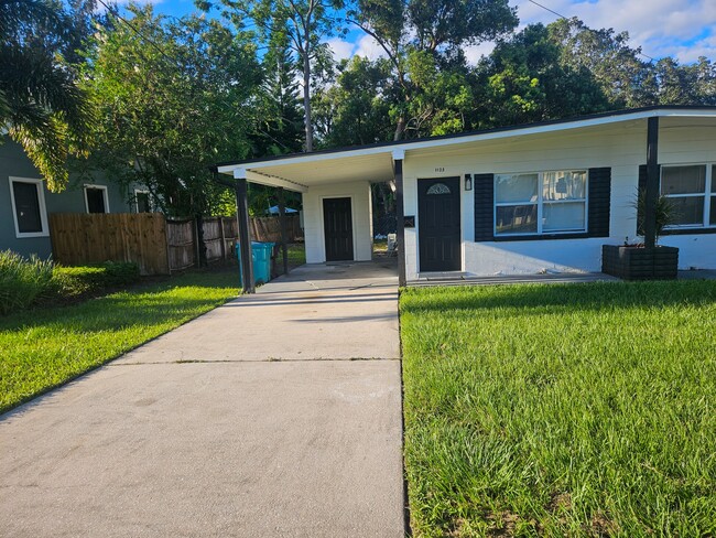 Front yard - 1103 E South St House
