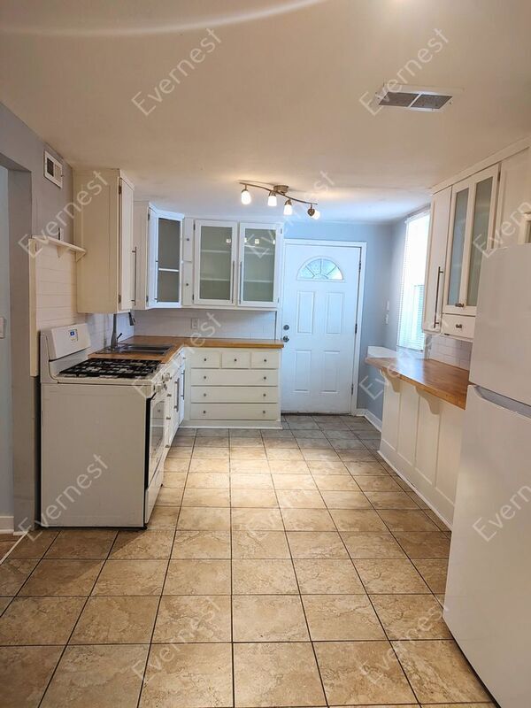 Foto del edificio - 3416 Anderson Ave