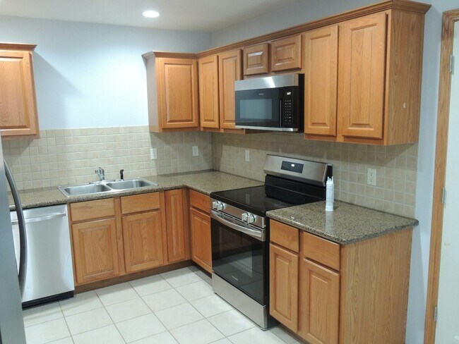 Foto del edificio - 649 Rilynn Ave