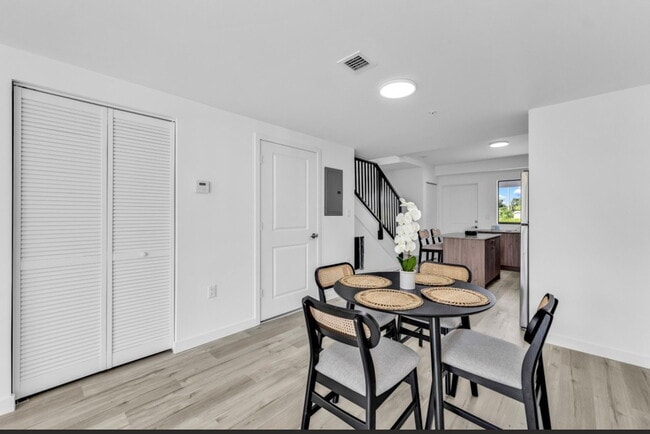 Building Photo - Northeast 160th Street, Miami, FL 33162 - 2 BR 2.5 BA townhouse