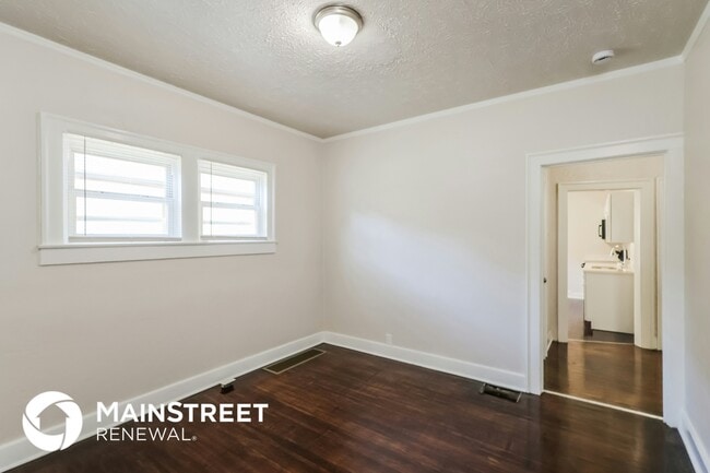Building Photo - 110 S 41st St