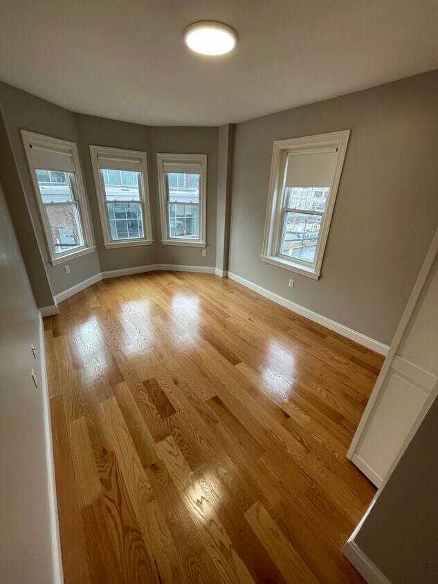 Foto principal - 114 Berkshire St