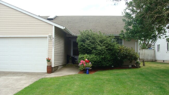 WeakleyG 16401 - WeakleyG 16401 Apartment
