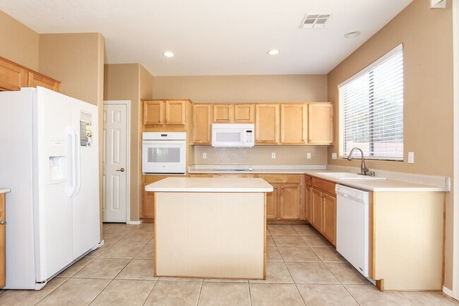 Building Photo - 6932 W Briles Rd