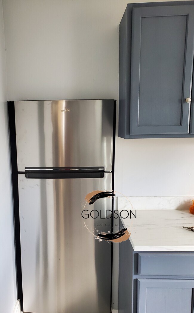 Kitchen - 402 Huntington St