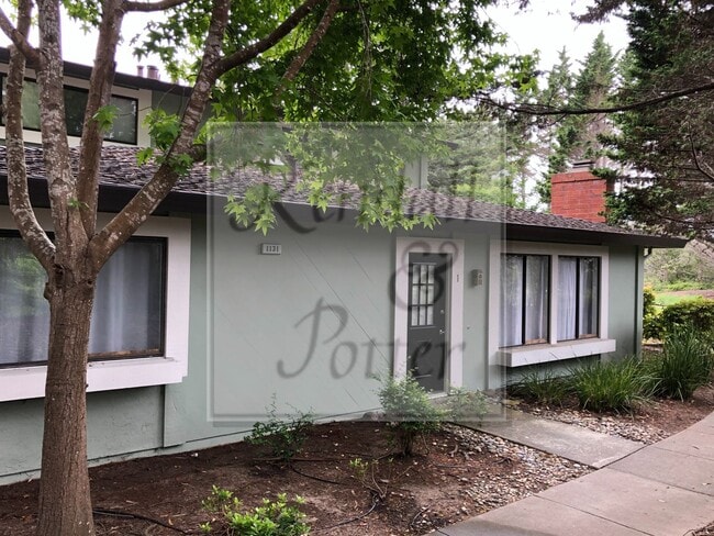 Building Photo - 2BD/1BA Condo in New Brighton Neighborhood