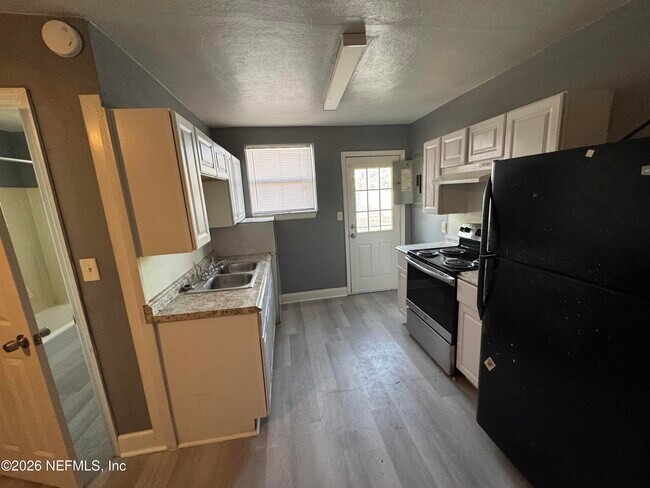 Building Photo - 4114 Moncrief Rd