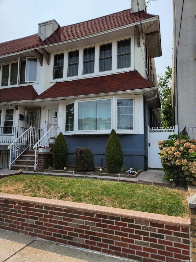 Primary Photo - 2194 Schenectady Ave