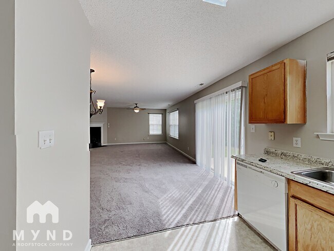 Foto del edificio - 10717 Glenluce Ave