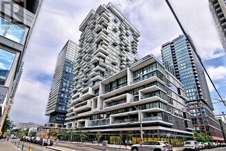 Building Photo - 77 Shuter St