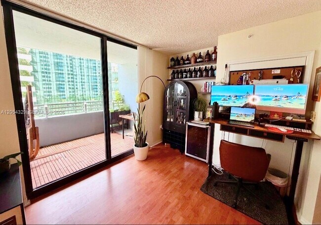 Foto del edificio - 1330 West Ave