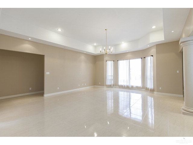 Building Photo - 2702 Santa Ana