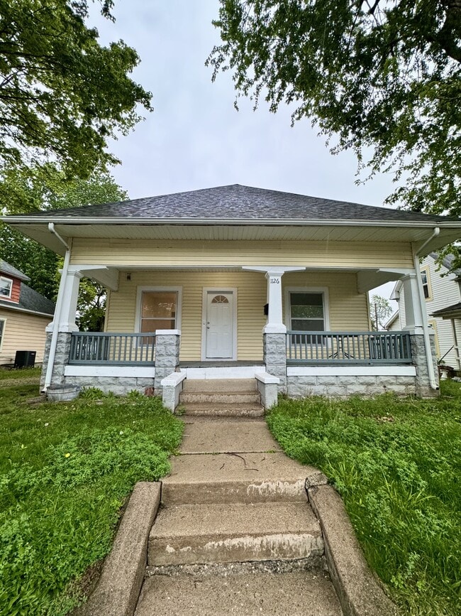 Foto del edificio - 1126 N Morrison St